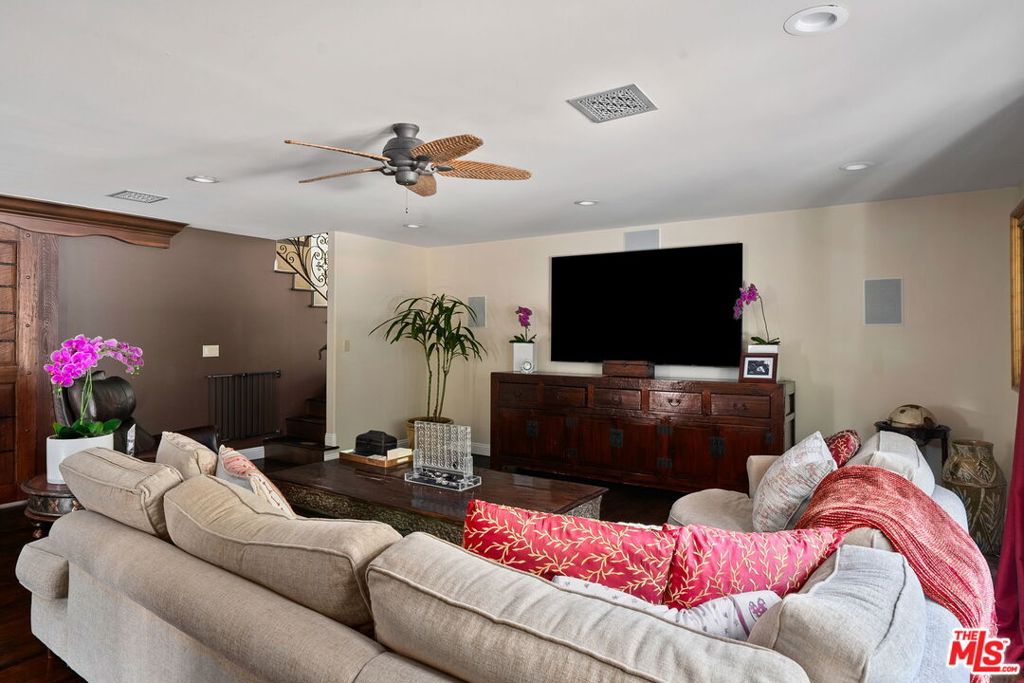 1618 Stradella Road Property Photo 18