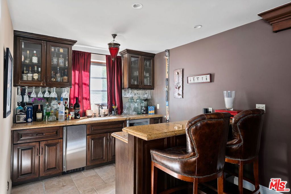 1618 Stradella Road Property Photo 19
