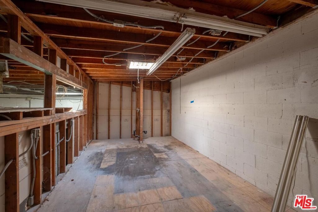 4812 Huntington Drive Property Photo 12