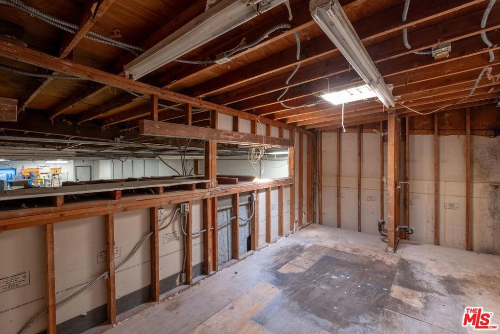 4812 Huntington Drive Property Photo 13