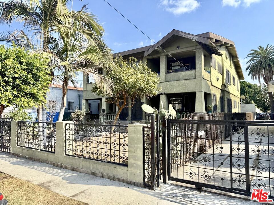 1328 Constance Street Property Photo 4