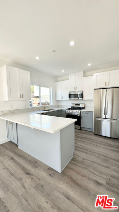 1339 S Hudson Avenue Property Photo 4