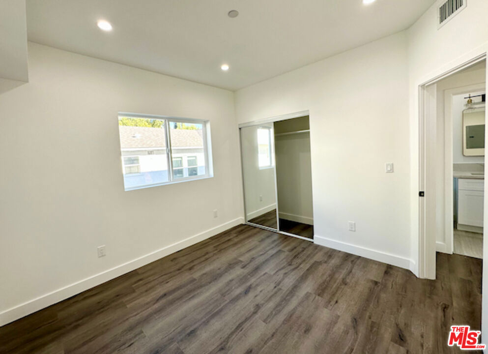1339 S Hudson Avenue Property Photo 11