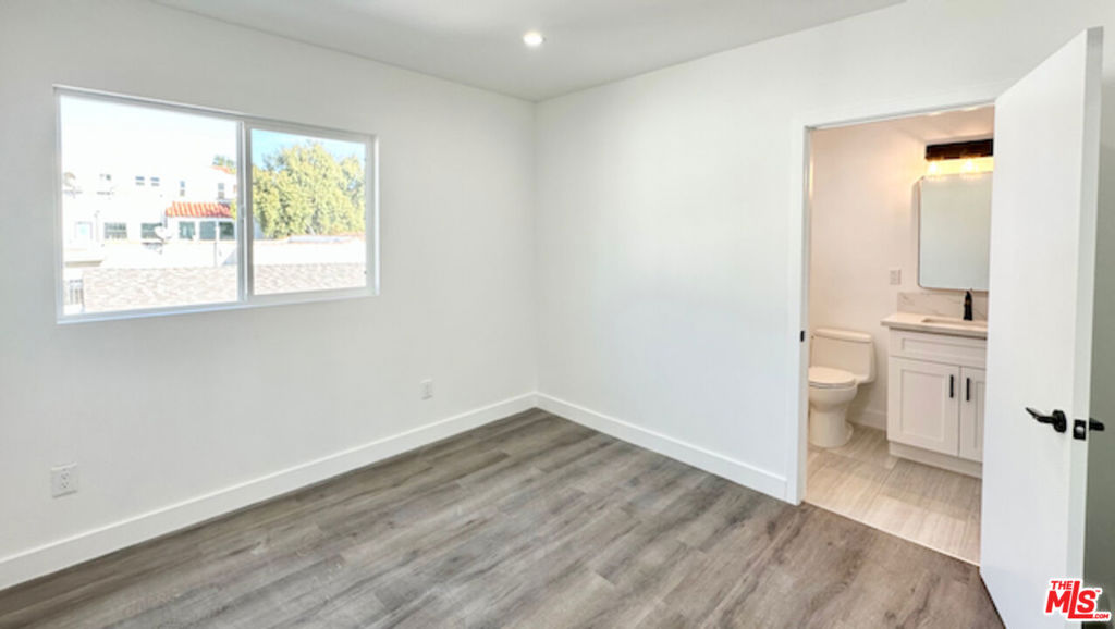 1339 S Hudson Avenue Property Photo 16