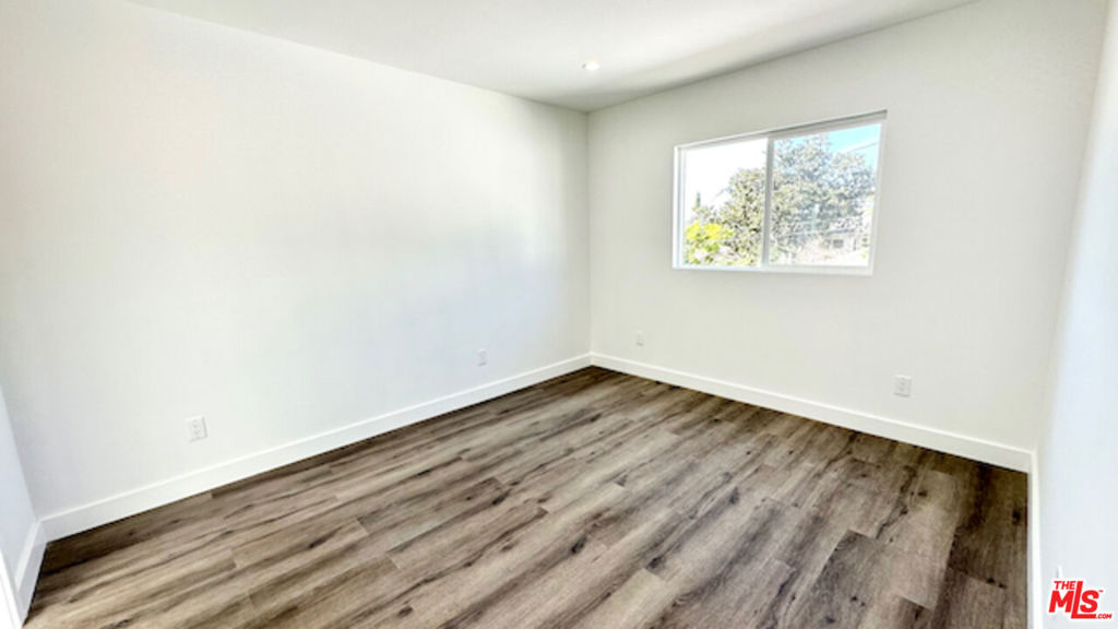 1339 S Hudson Avenue Property Photo 19