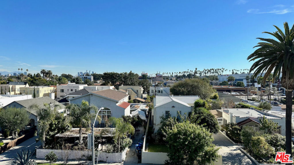 1339 S Hudson Avenue Property Photo 25