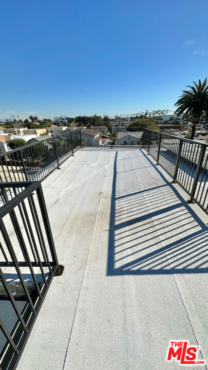 1339 S Hudson Avenue Property Photo 26