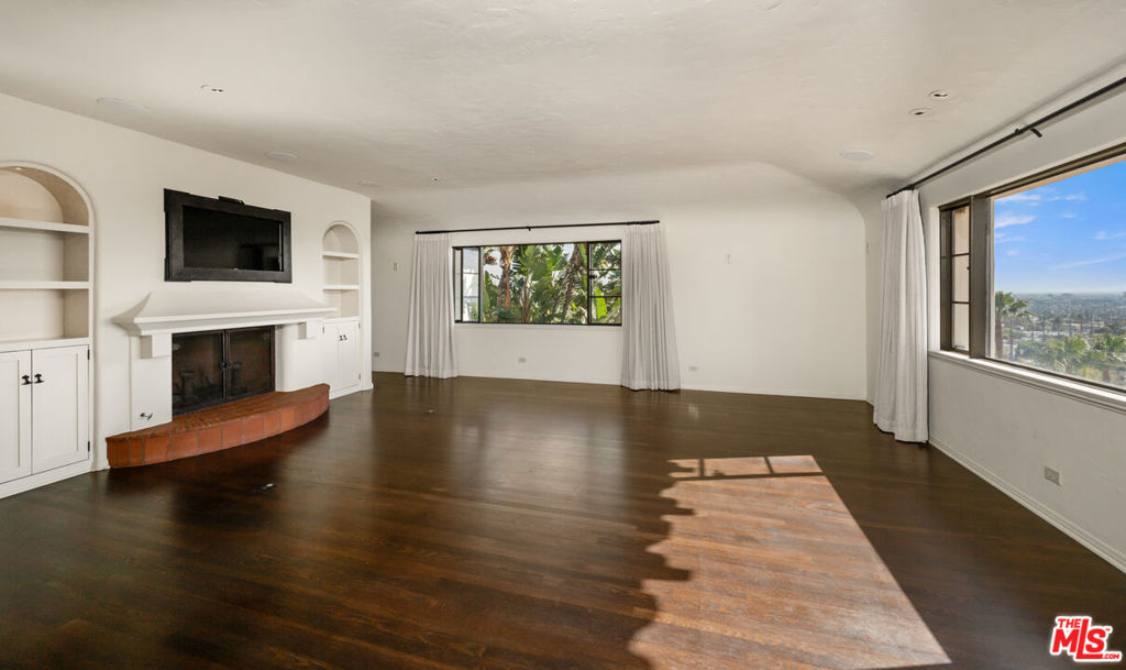 2400 Inverness Avenue Property Photo 11