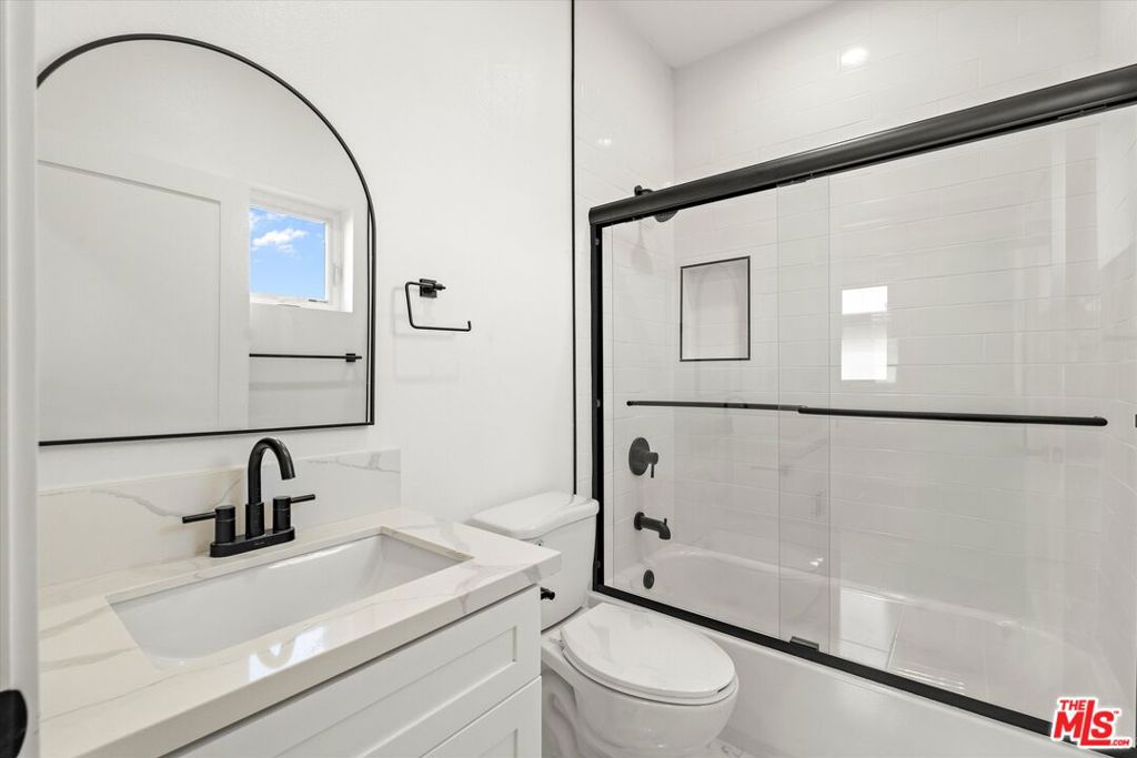 1116 S Mariposa Avenue Property Photo 6