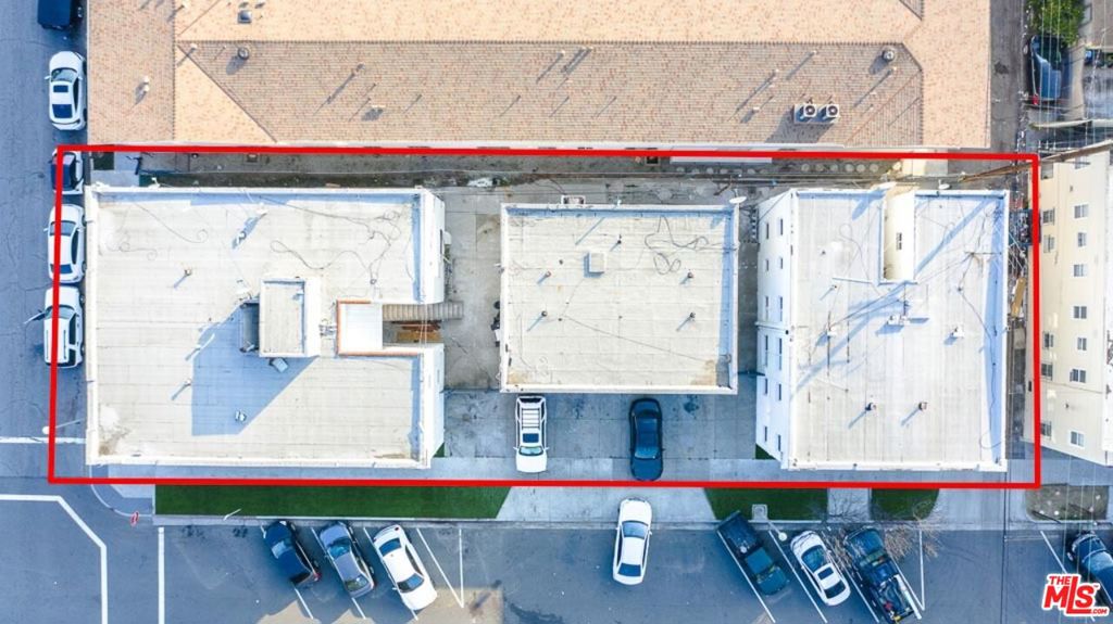 310 W 8th Street Property Photo 5