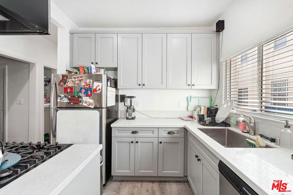 310 W 8th Street Property Photo 9