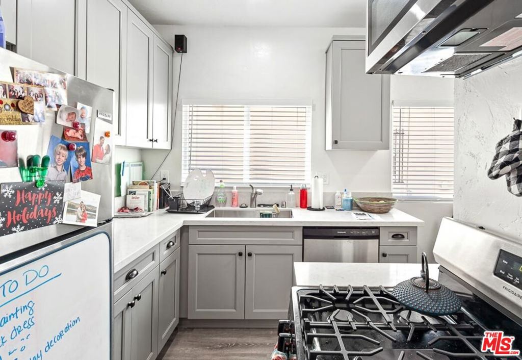 310 W 8th Street Property Photo 10