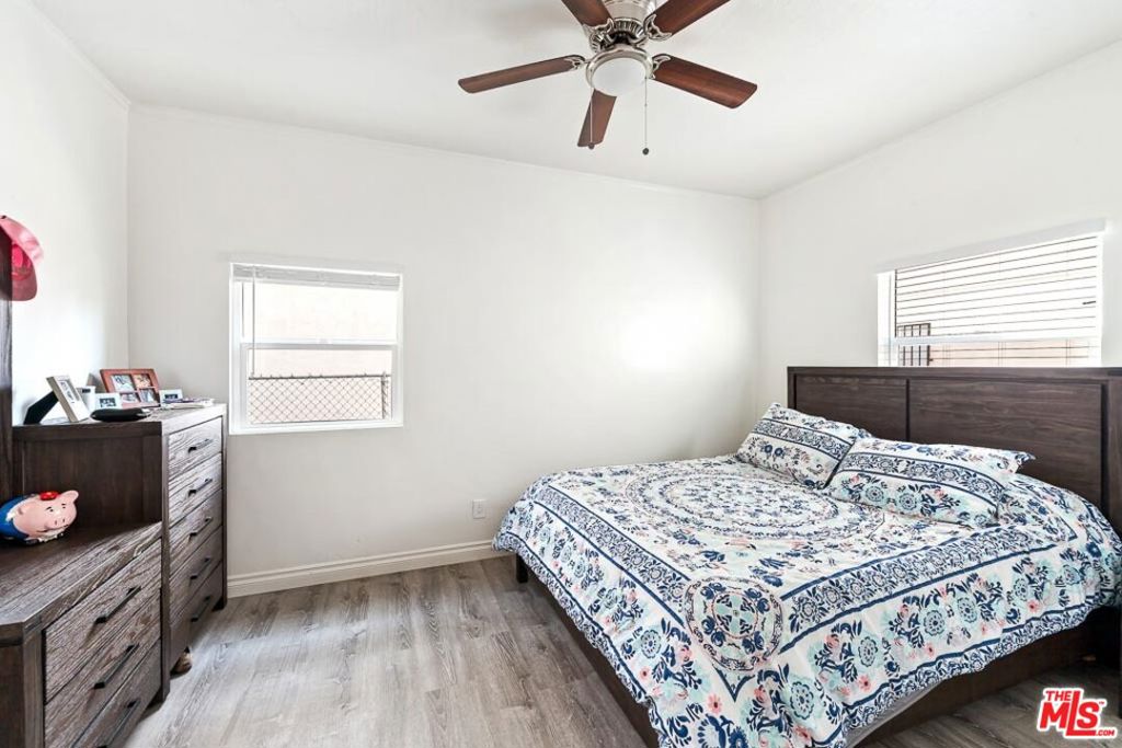 310 W 8th Street Property Photo 11