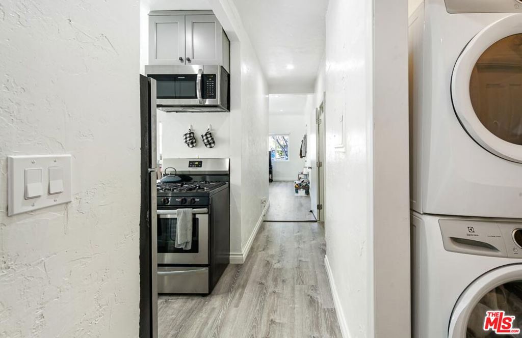 310 W 8th Street Property Photo 13