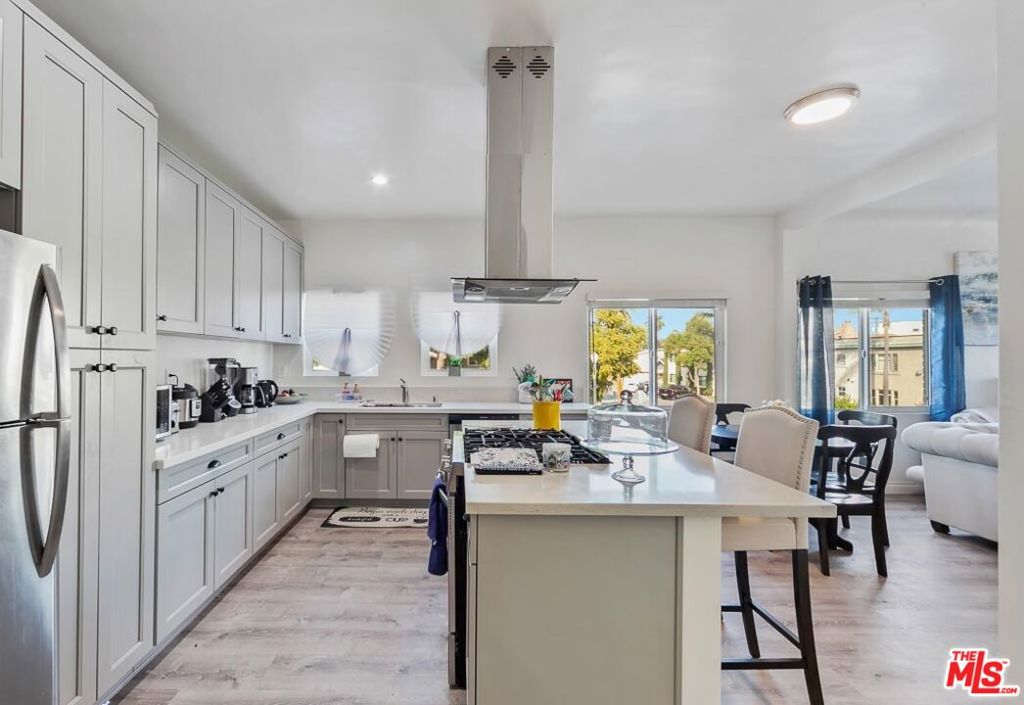 310 W 8th Street Property Photo 15