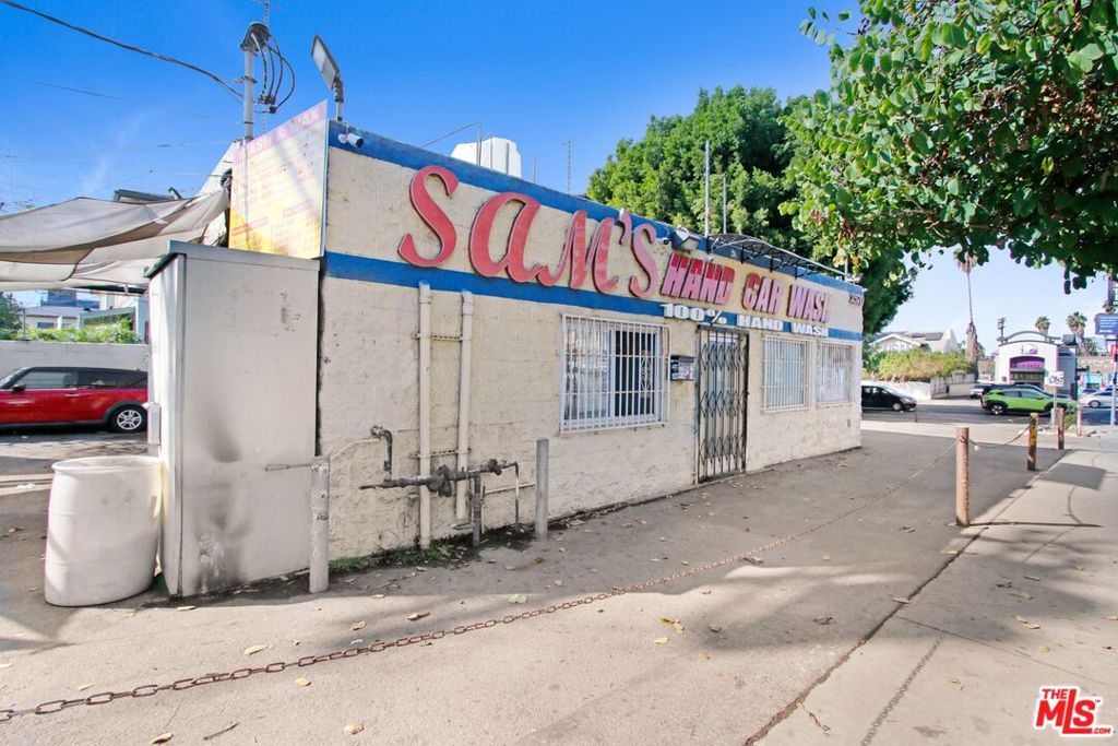 2570 Beverly Boulevard Property Photo 5