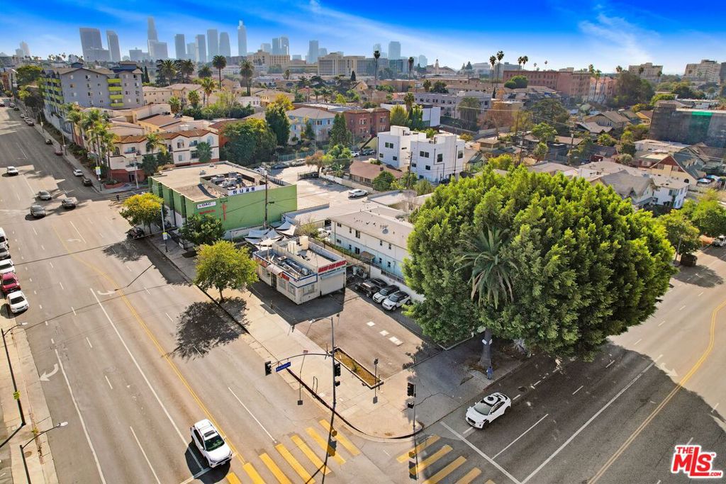 2570 Beverly Boulevard Property Photo 9