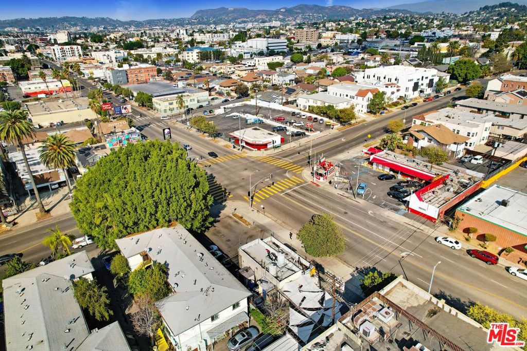 2570 Beverly Boulevard Property Photo 10