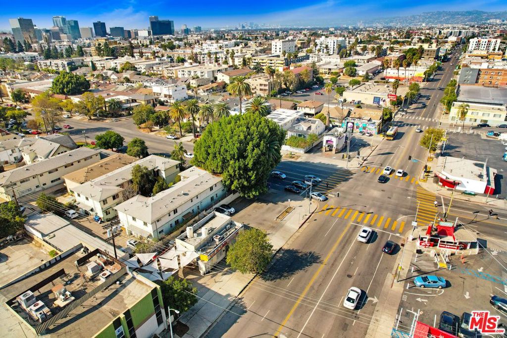 2570 Beverly Boulevard Property Photo 11