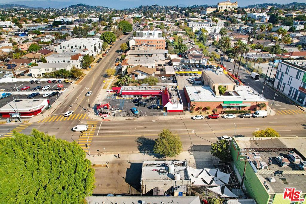 2570 Beverly Boulevard Property Photo 14