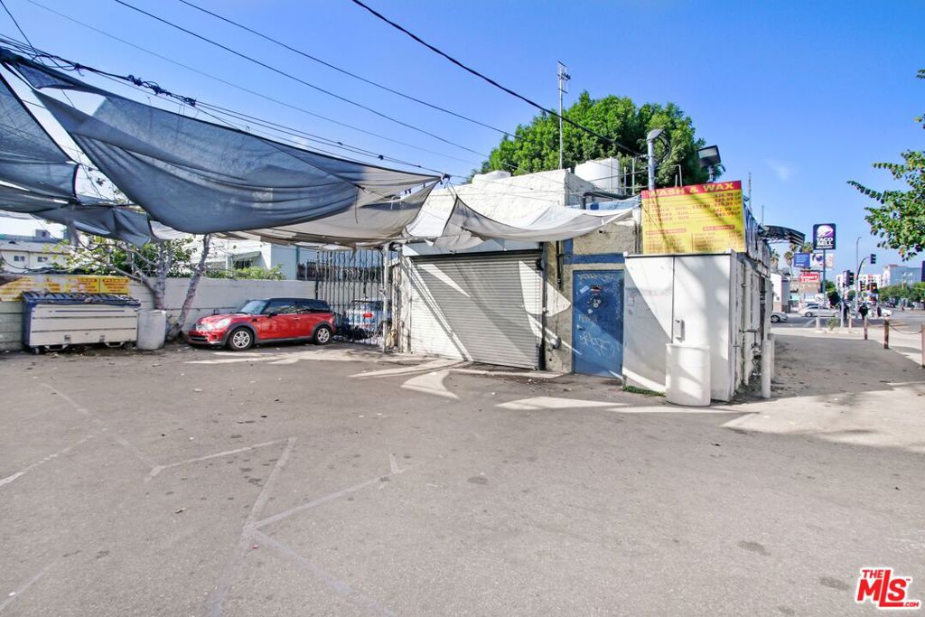 2570 Beverly Boulevard Property Photo 16