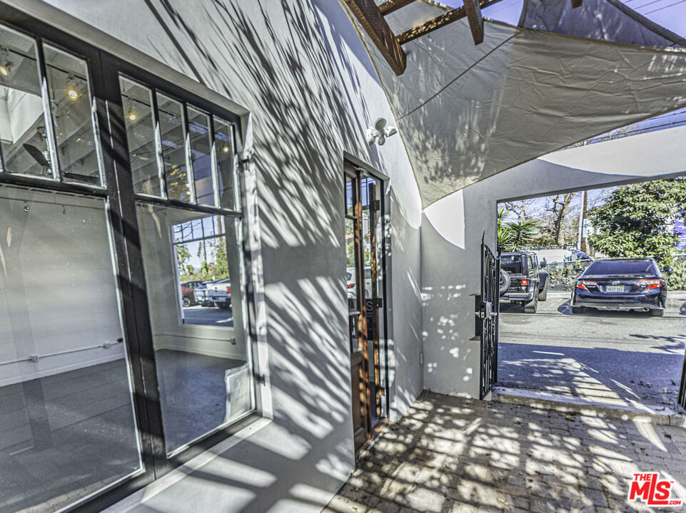 1415 Abbot Kinney ½ Property Photo 10