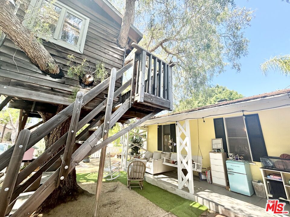 630 North Gardner St Property Photo 1