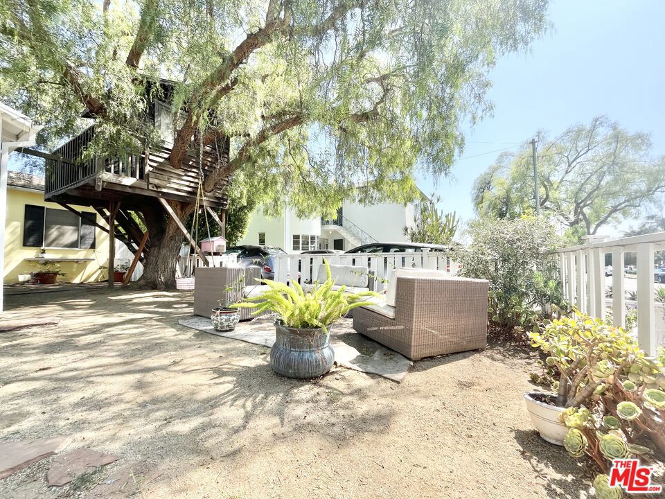 630 North Gardner St Property Photo 15