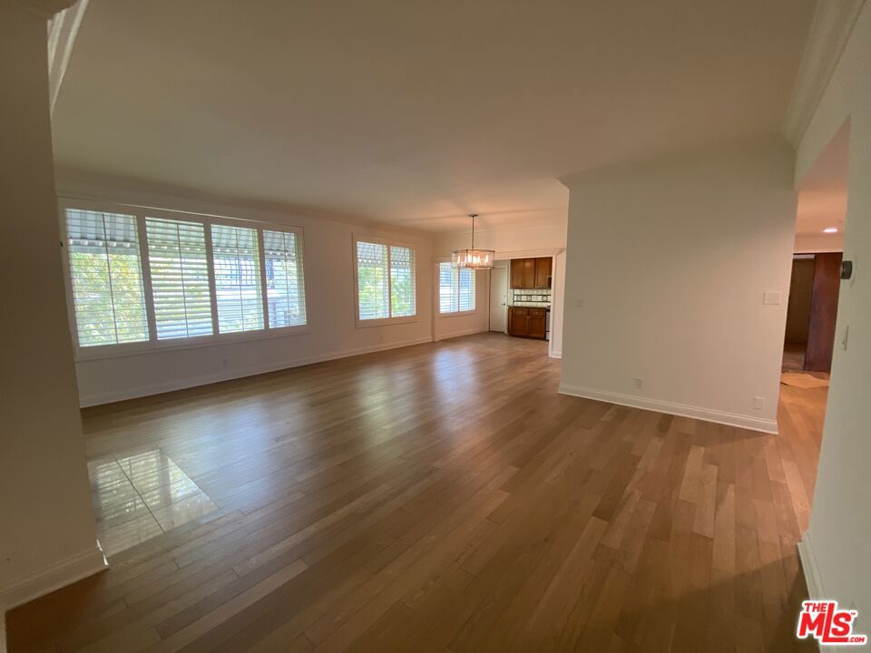 125 S Elm Drive 201 Property Photo 8