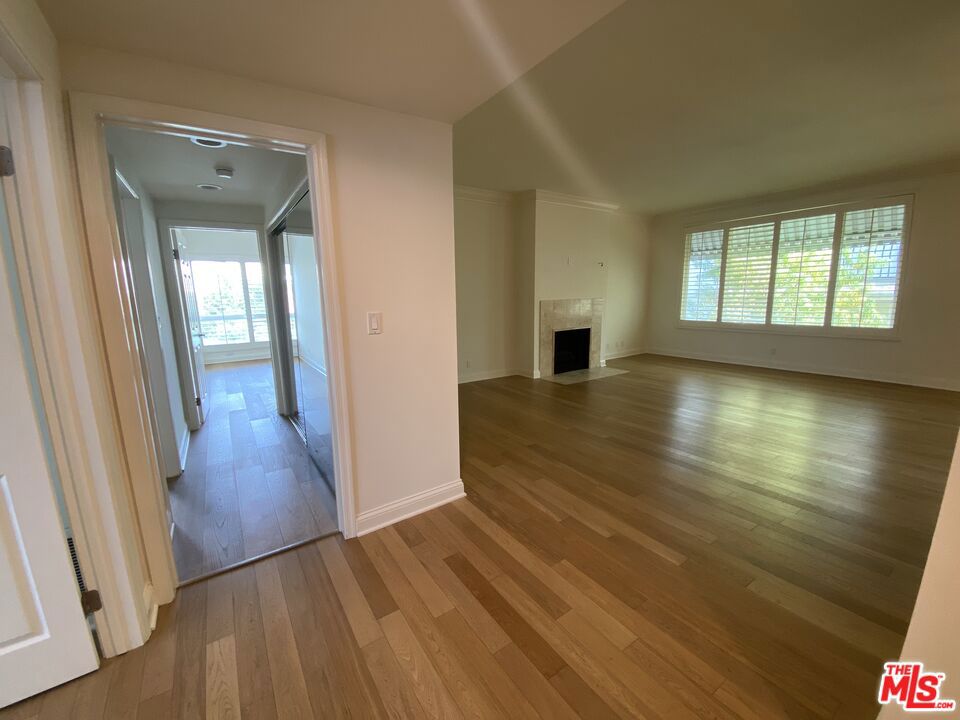 125 S Elm Drive 201 Property Photo 10