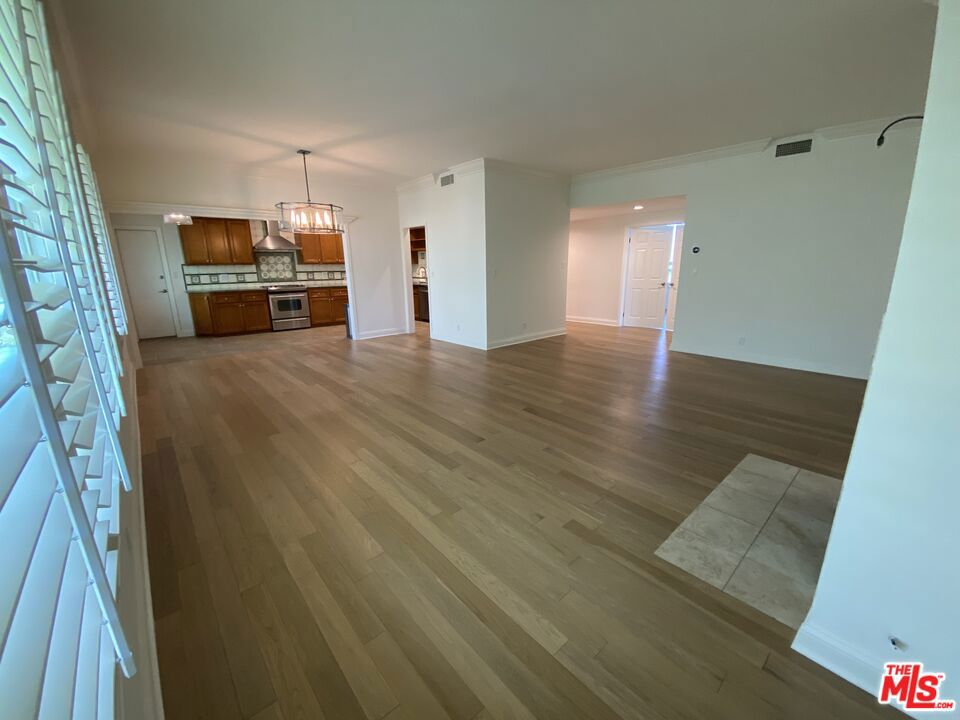 125 S Elm Drive 201 Property Photo 12