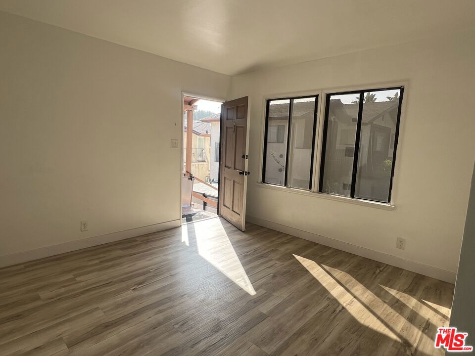 2924 Exposition Boulevard Property Photo 5