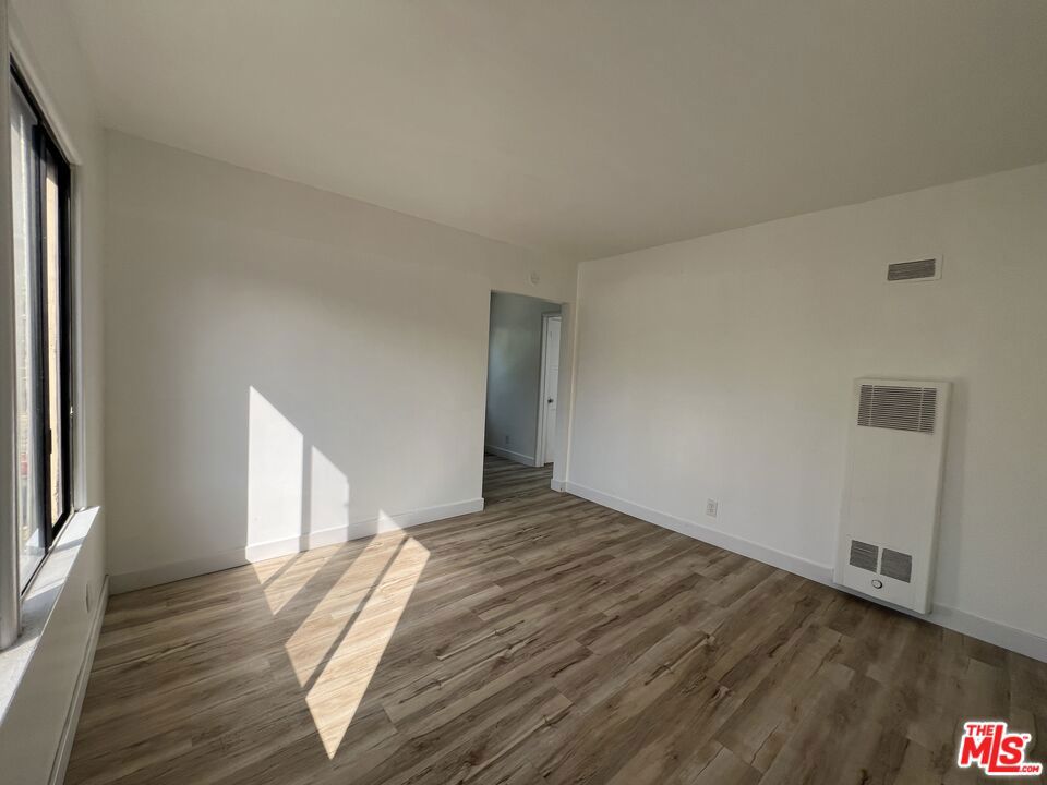 2924 Exposition Boulevard Property Photo 7