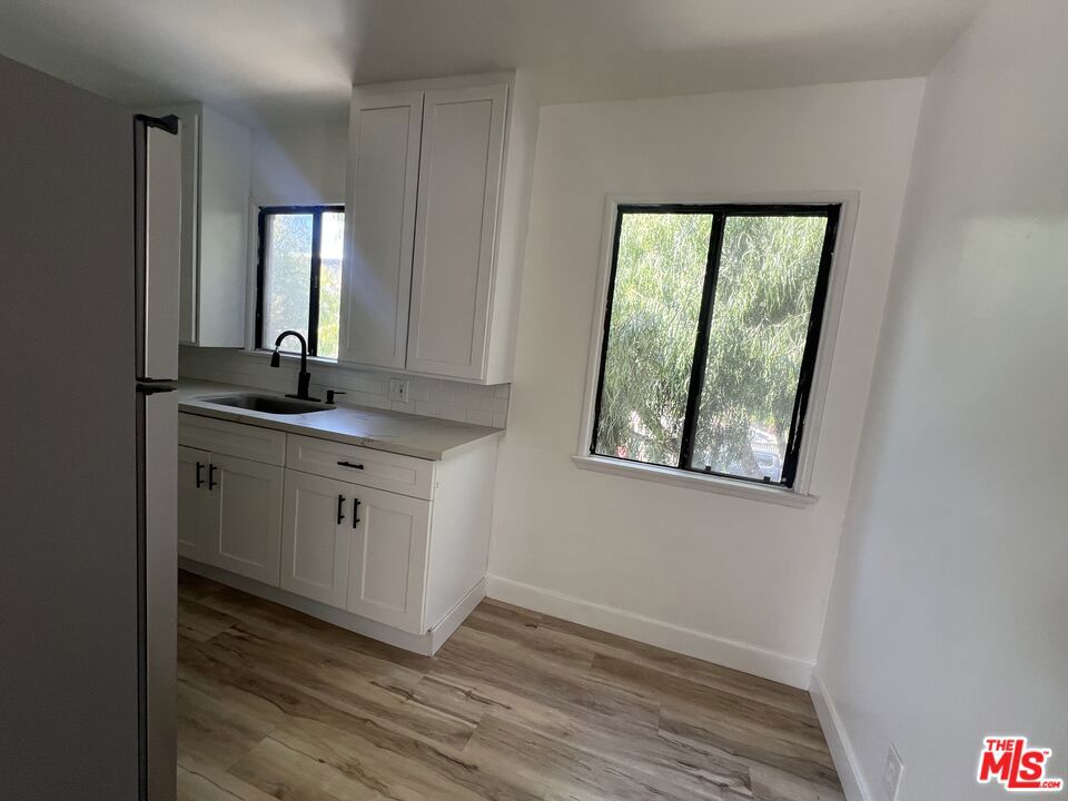2924 Exposition Boulevard Property Photo 9