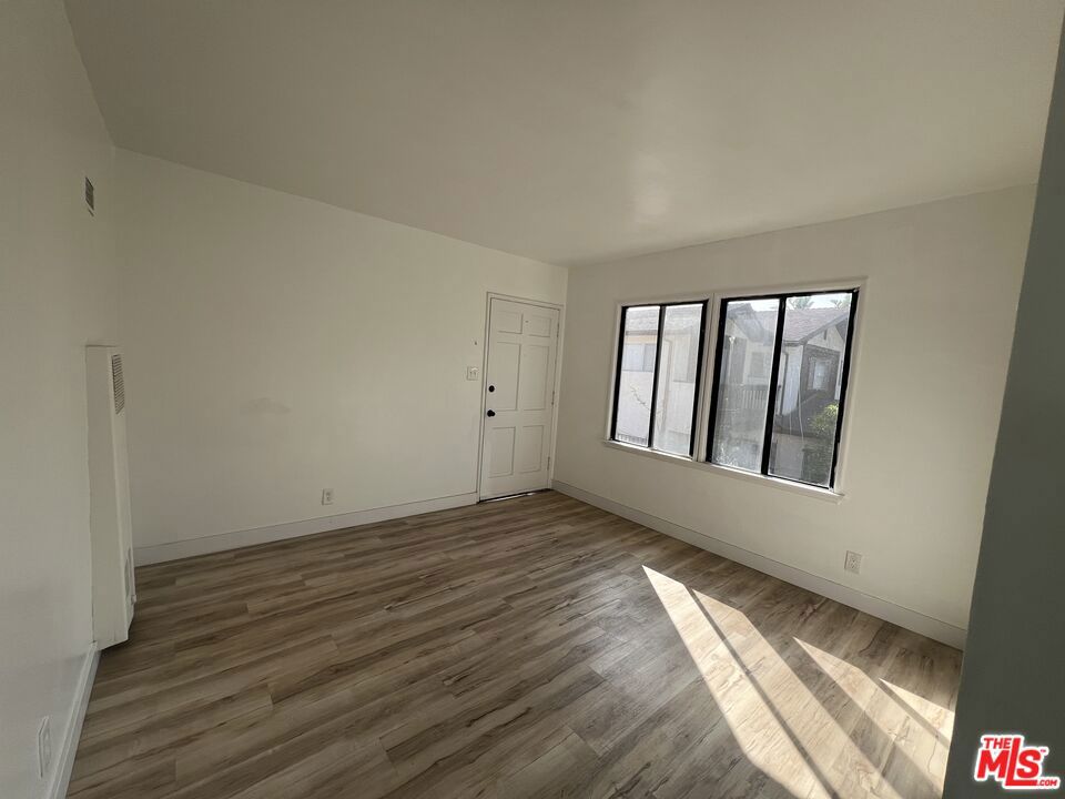 2924 Exposition Boulevard Property Photo 14
