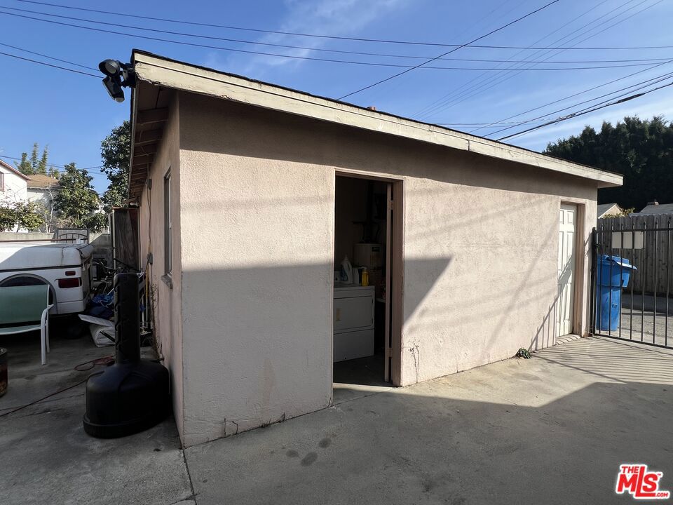 2924 Exposition Boulevard Property Photo 19