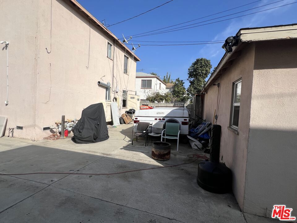 2924 Exposition Boulevard Property Photo 20