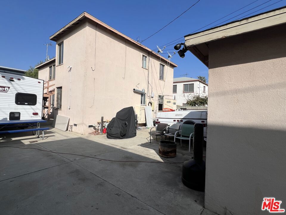 2924 Exposition Boulevard Property Photo 21