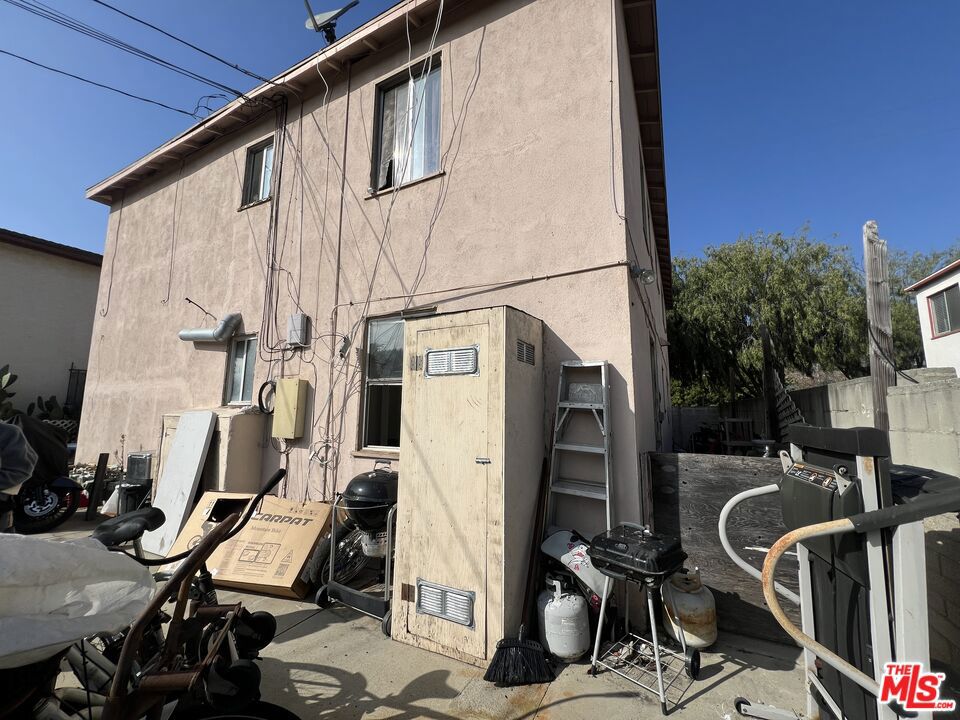 2924 Exposition Boulevard Property Photo 23
