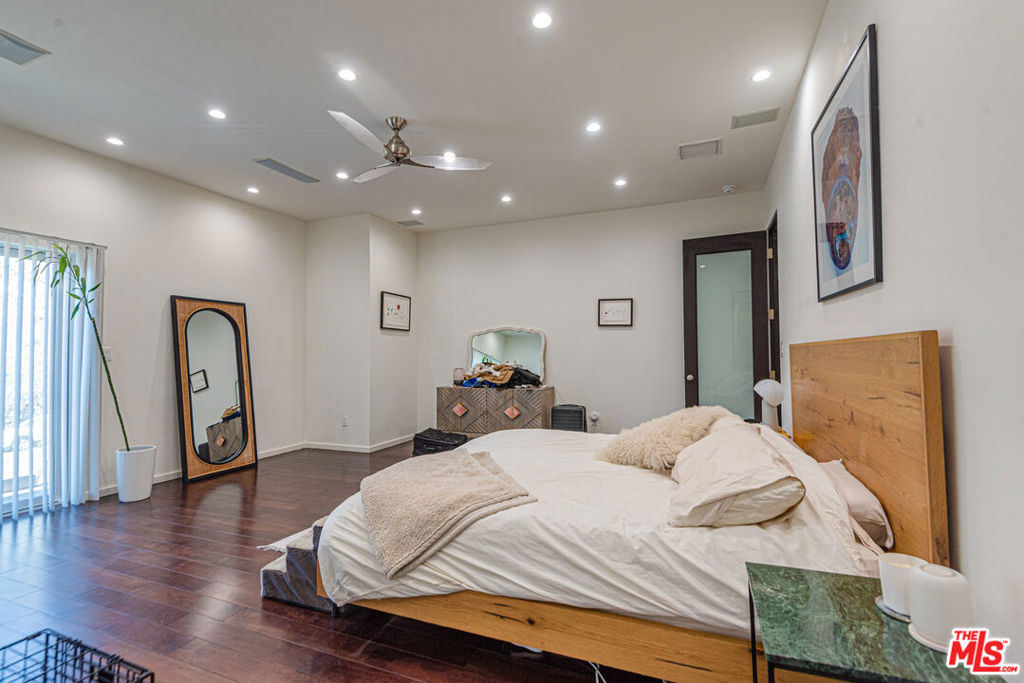 1336 N Fairfax Avenue Property Photo 25
