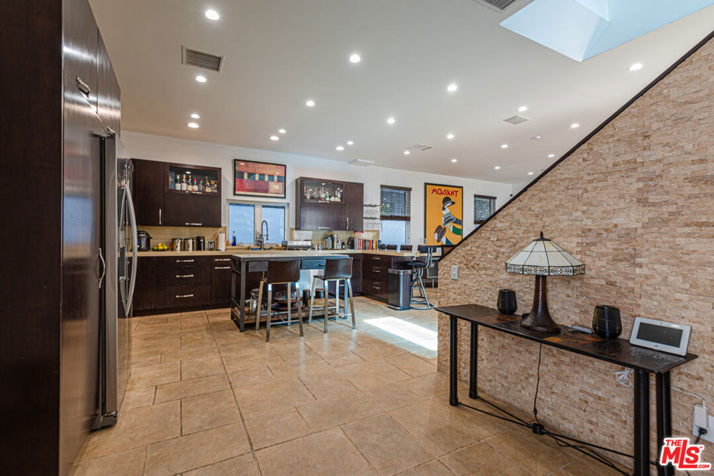 1336 N Fairfax Avenue Property Photo 40