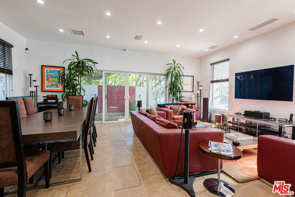 1336 N Fairfax Avenue Property Photo 42