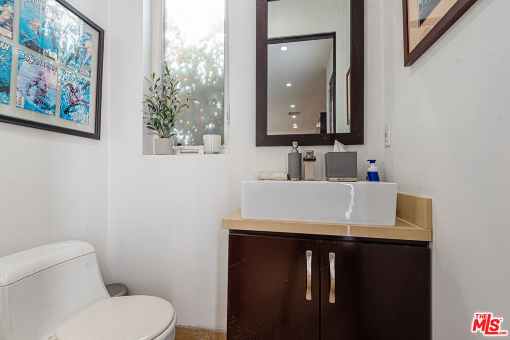 1336 N Fairfax Avenue Property Photo 45