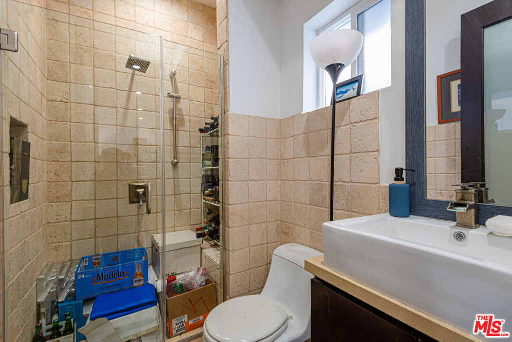 1336 N Fairfax Avenue Property Photo 48