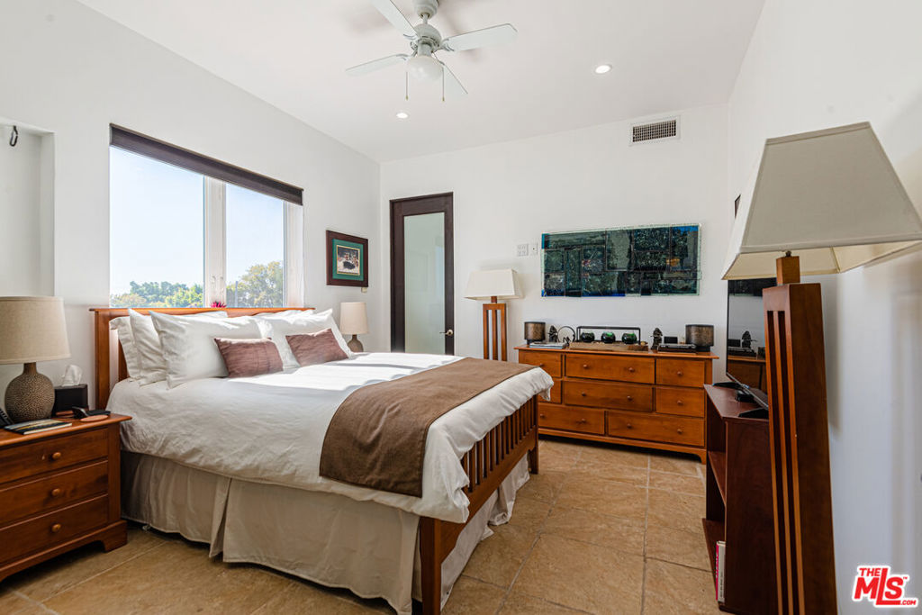 1336 N Fairfax Avenue Property Photo 49