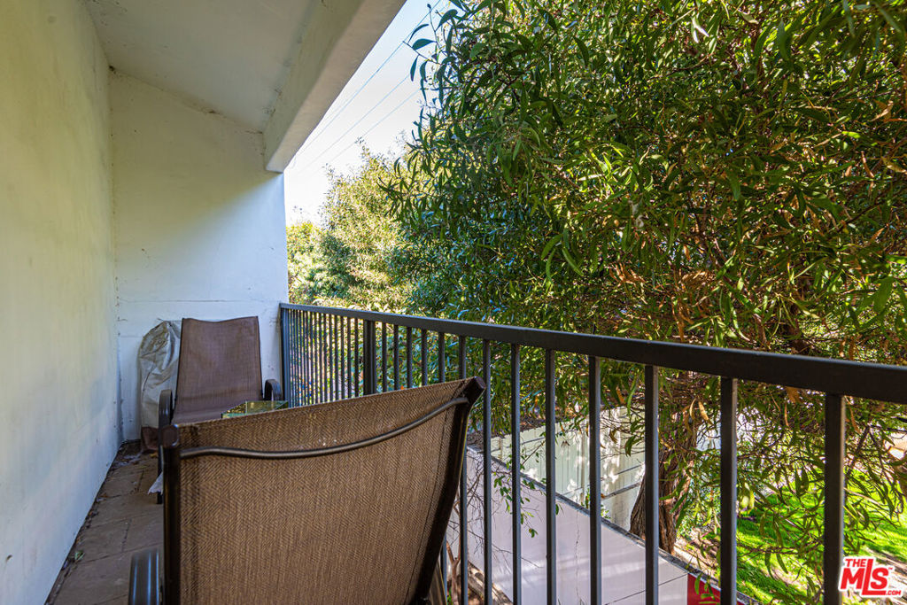 1336 N Fairfax Avenue Property Photo 58