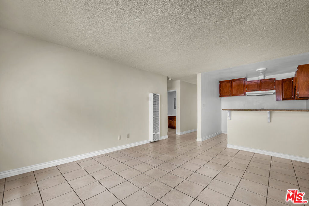 1095 W 39th Street 30 Property Photo 1