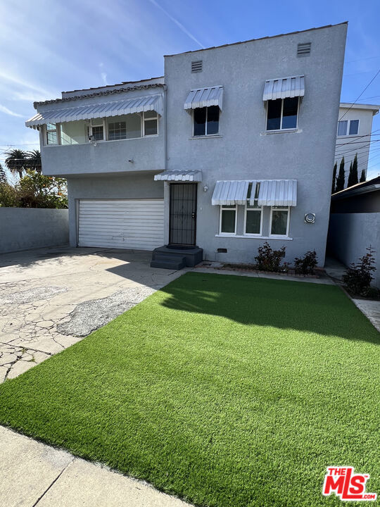2413 S Cochran Avenue Property Photo 1
