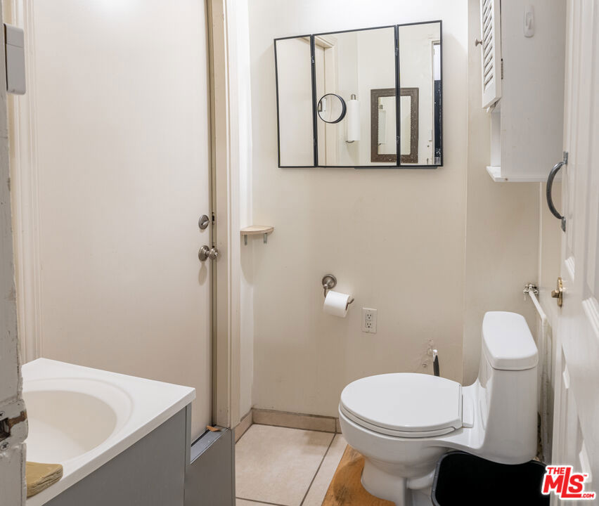 2613 S Robertson Boulevard Property Photo 5