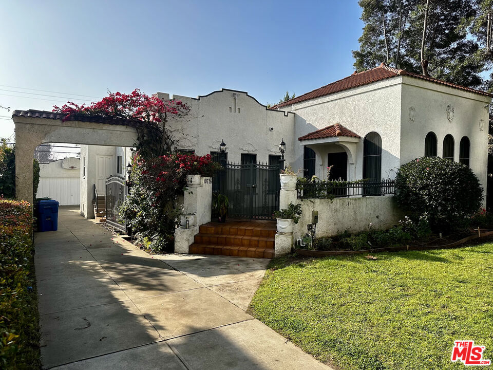 10736 Ashton Avenue Property Photo 2